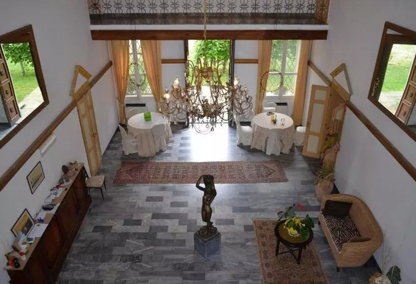 Hotelli Villa Carrer