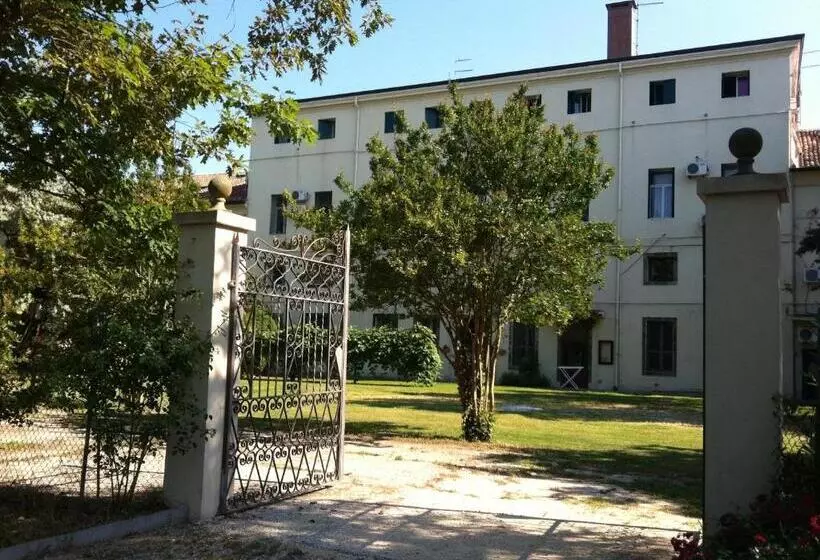 Hotelli Villa Carrer