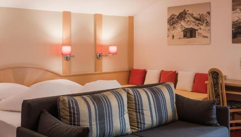 Parkhotel Plauserhof