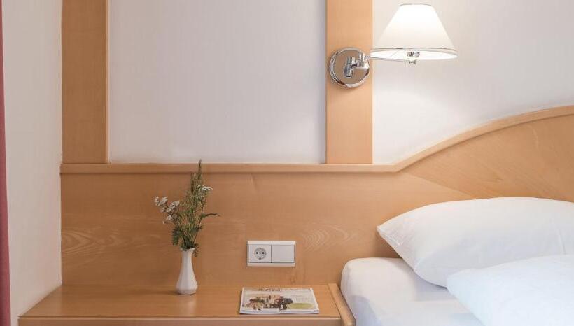 Parkhotel Plauserhof