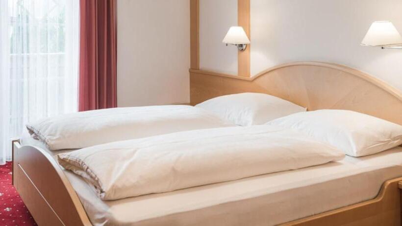 Parkhotel Plauserhof