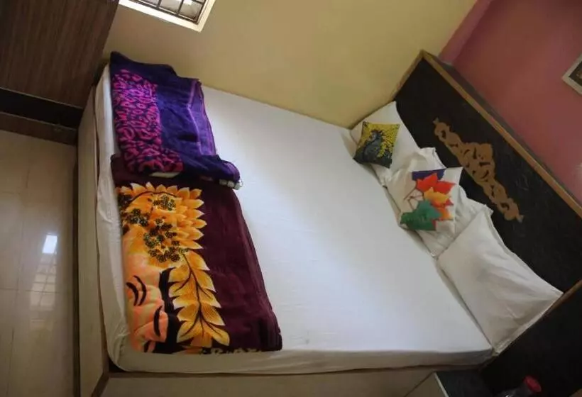 Amudha Hotels & Restaurant