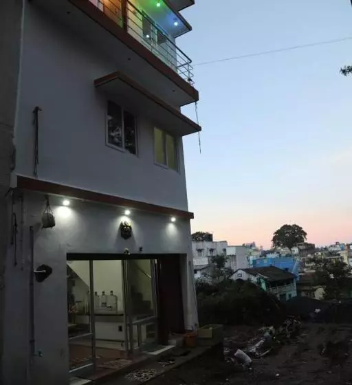 Amudha Hotels & Restaurant