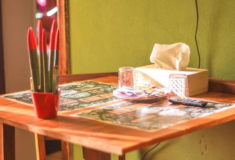 مبيت وإفطار Sassari Le Mura Antiche Rooms