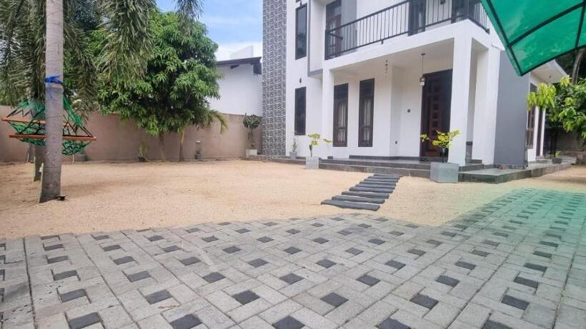 مبيت وإفطار The Glory Villa Transit