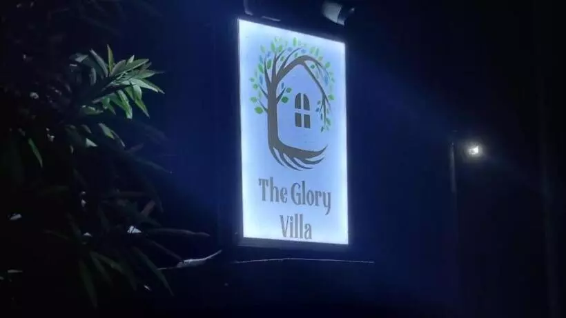 ベッドアンドブレックファースト The Glory Villa Transit