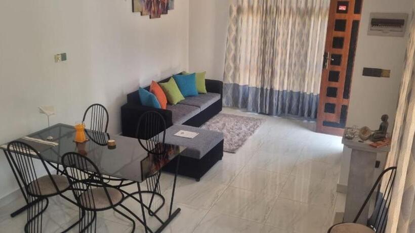 مبيت وإفطار The Glory Villa Transit