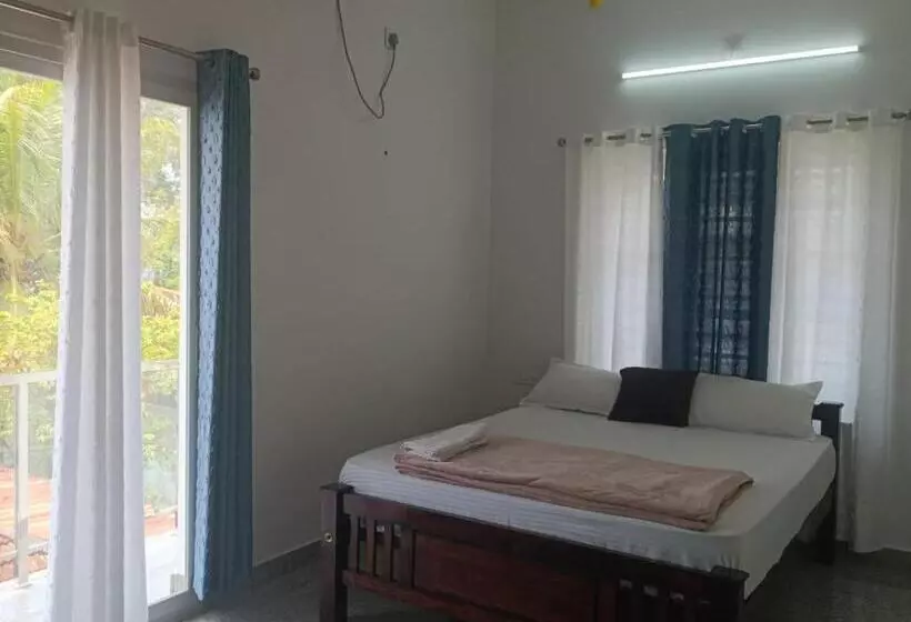 Hotelli Whitefort Family Rooms With Balcony Serviced Villa