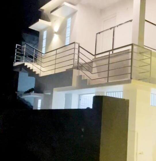 Hotel Whitefort Family Rooms With Balcony Serviced Villa