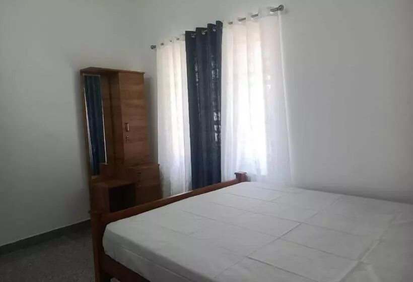 Hotelli Whitefort Family Rooms With Balcony Serviced Villa