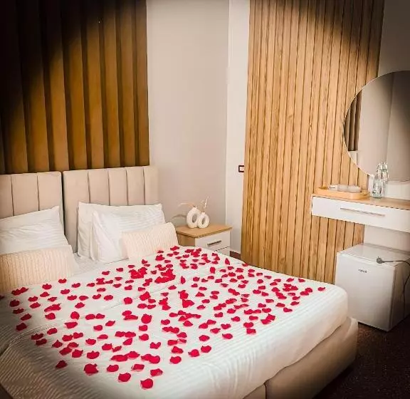 Hotelli Aromë Natyre By Alarafarm