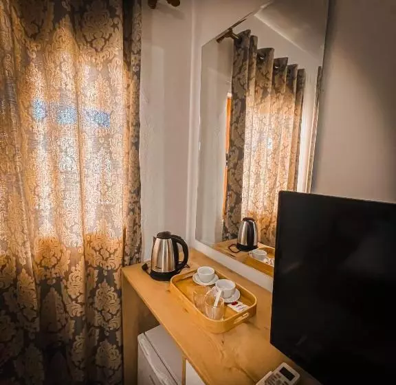 Hotelli Aromë Natyre By Alarafarm