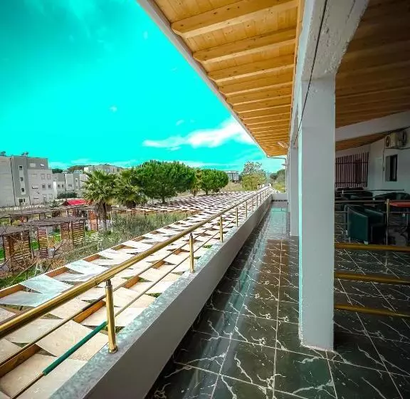 Hotelli Aromë Natyre By Alarafarm