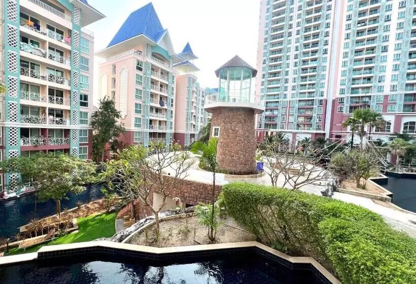 Hotelli Grande Caribbean Pattaya