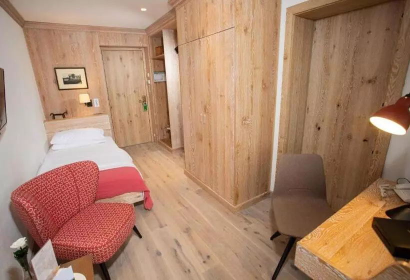 ホテル Hochschober