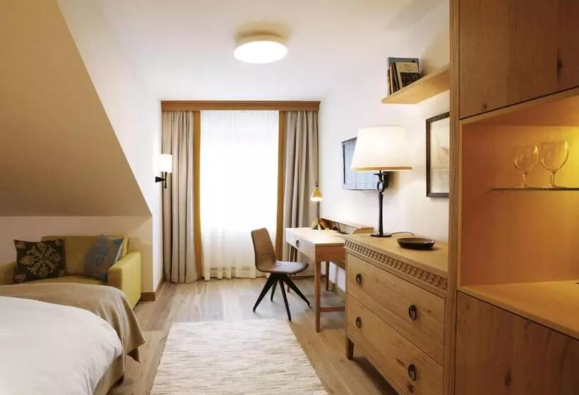 ホテル Hochschober