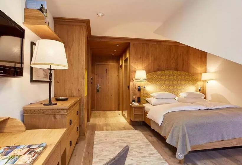 ホテル Hochschober