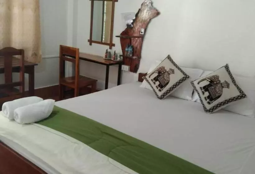 ペンション Amphai Guest House