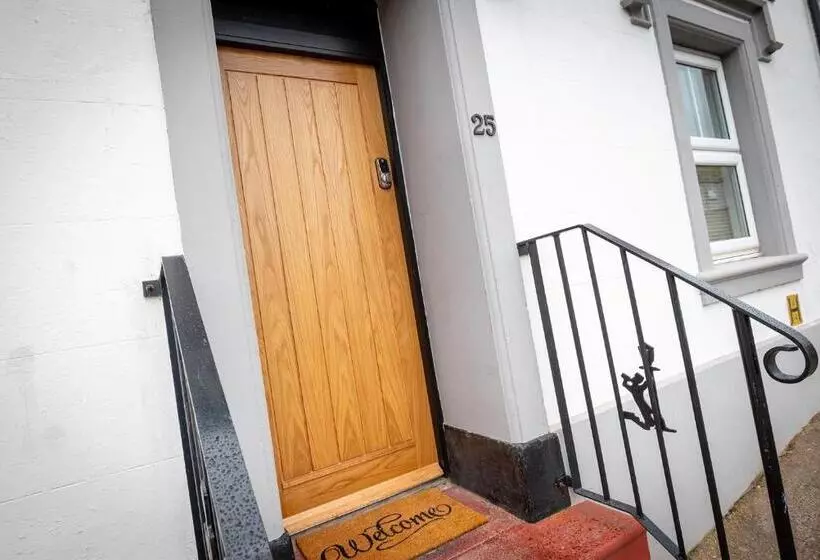 ペンション Kings Arms Suites   Deluxe Room   En Suite   Self Check In