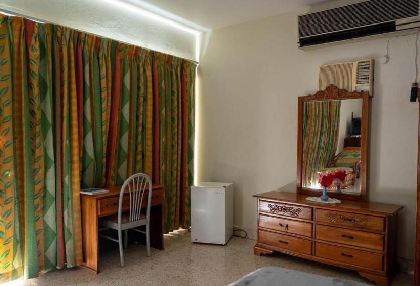 پانسیون Ocean View King Room At Sahara