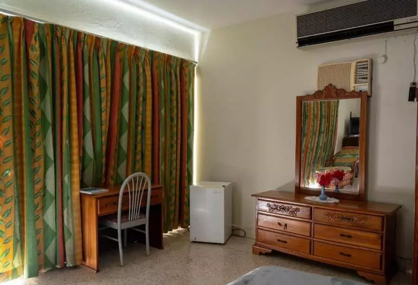 پانسیون Ocean View King Room At Sahara