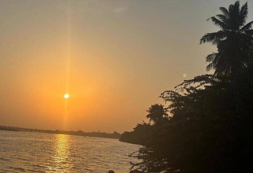 منتجع Janz Eden Bay