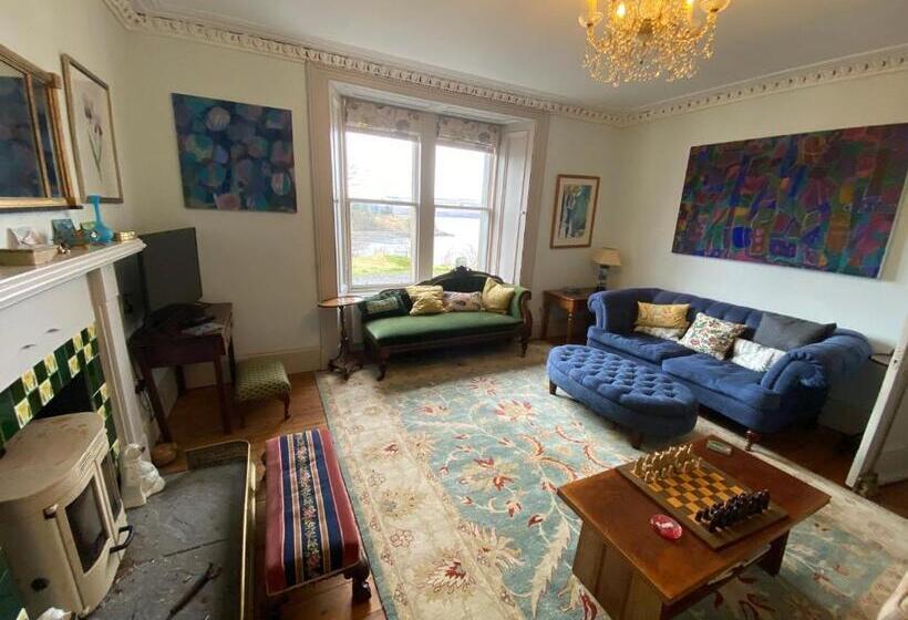 Bed and Breakfast Glenaros Lodge