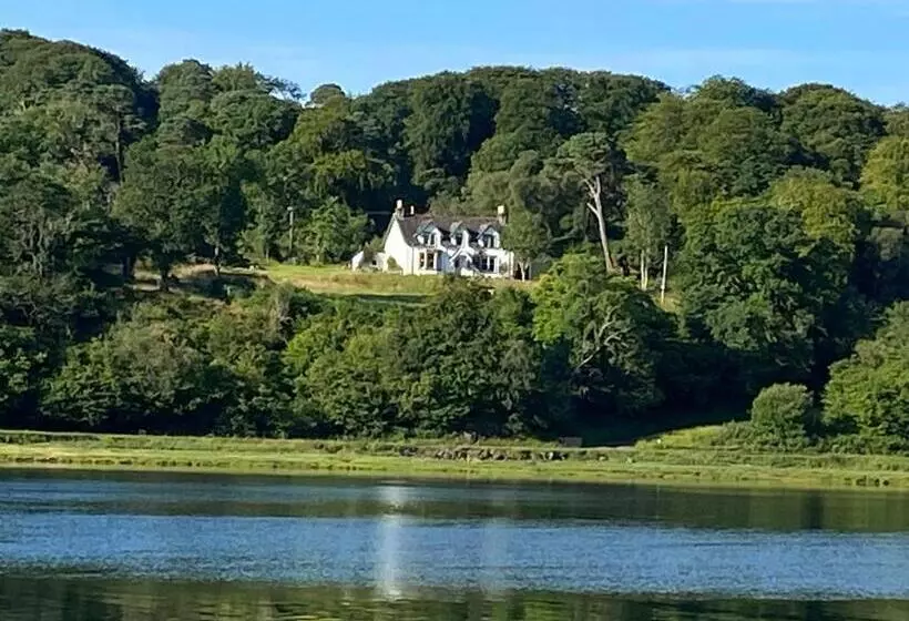 Aamiaismajoitus (B&B) Glenaros Lodge