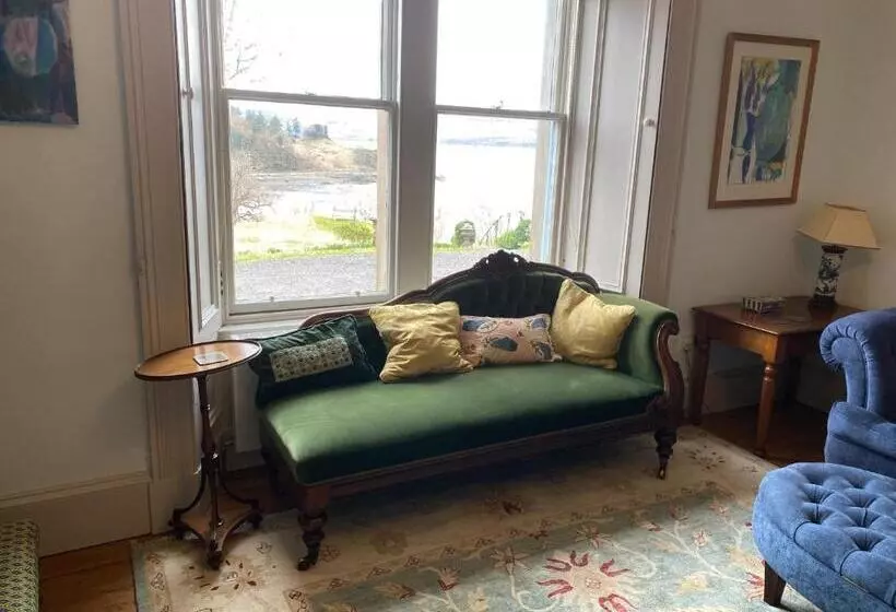 Aamiaismajoitus (B&B) Glenaros Lodge