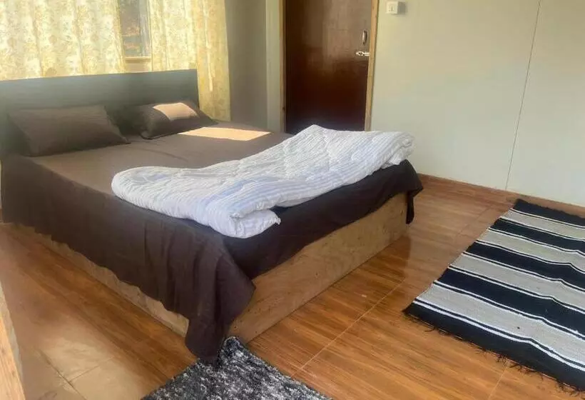 تختخواب و صبحانه Reys Cafe And Boutique Cottage   A Jungle Stay
