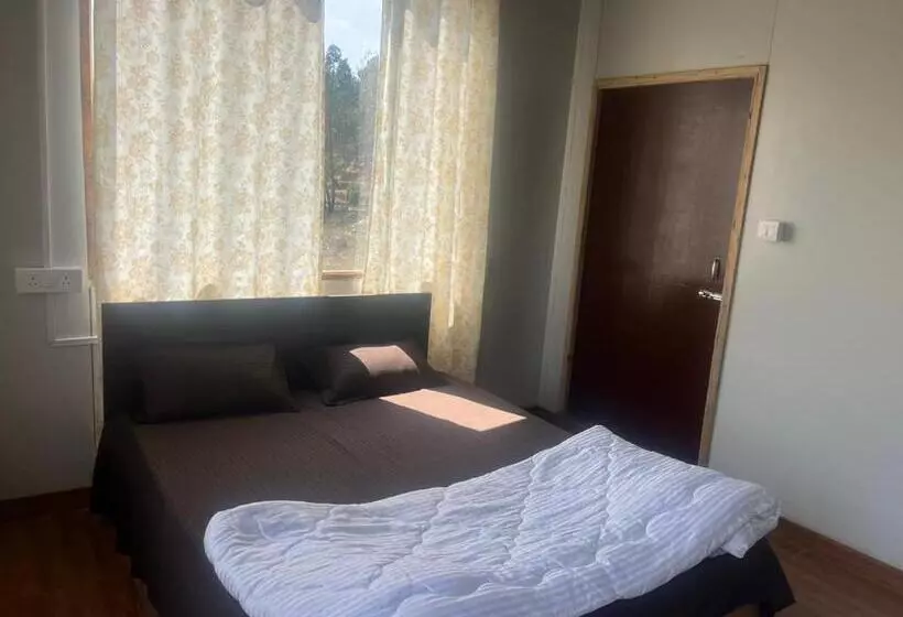 تختخواب و صبحانه Reys Cafe And Boutique Cottage   A Jungle Stay