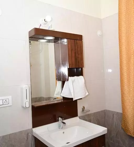 Great Himalayan Nature View Resort
