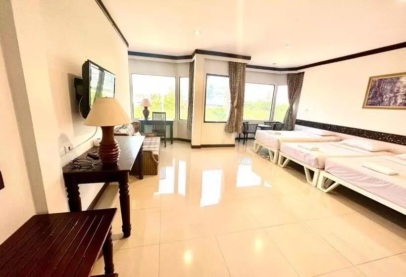 ホテル บ้านสวนรีสอร์ท นครสวรรค์