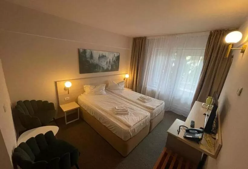 هتل Bacolux Santis, Covasna