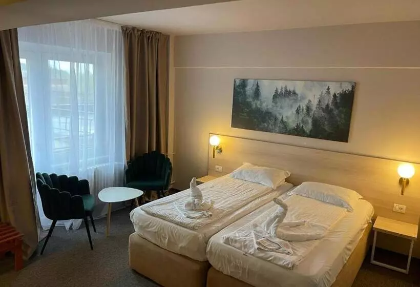 هتل Bacolux Santis, Covasna