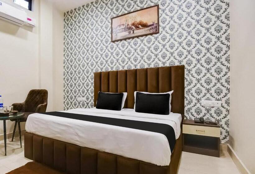 Fabhotel Royal Regency I