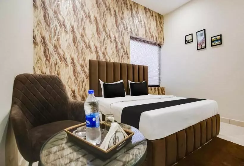 Fabhotel Royal Regency I