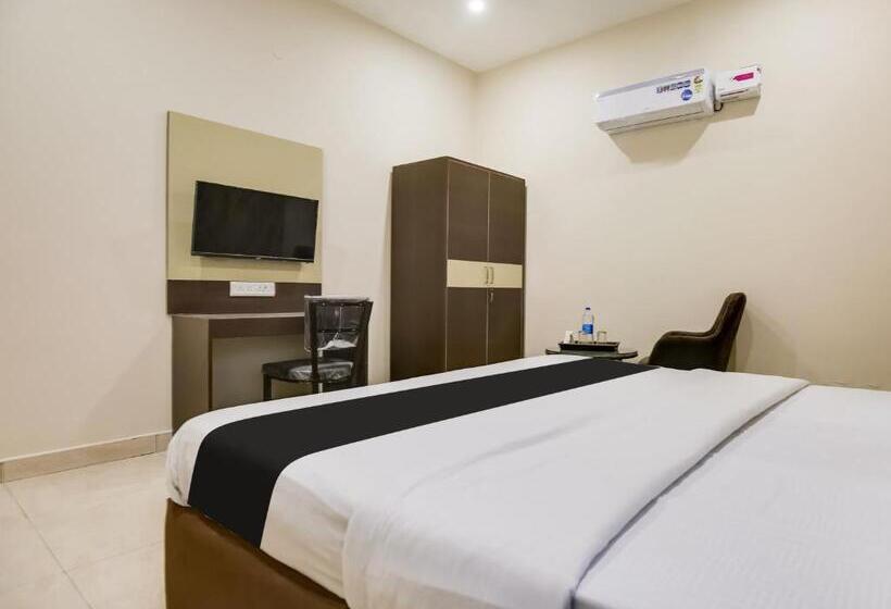 Fabhotel Royal Regency I