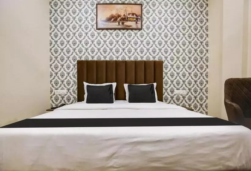 Fabhotel Royal Regency I
