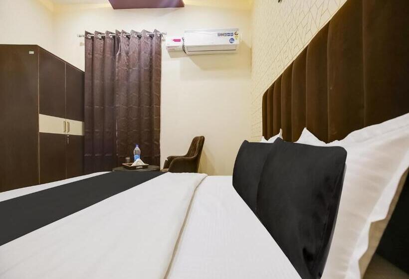 Fabhotel Royal Regency I