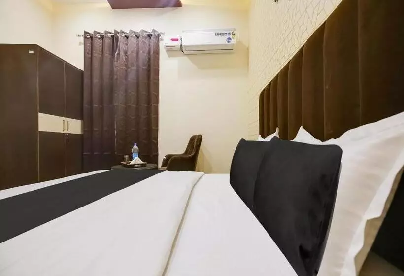 Fabhotel Royal Regency I