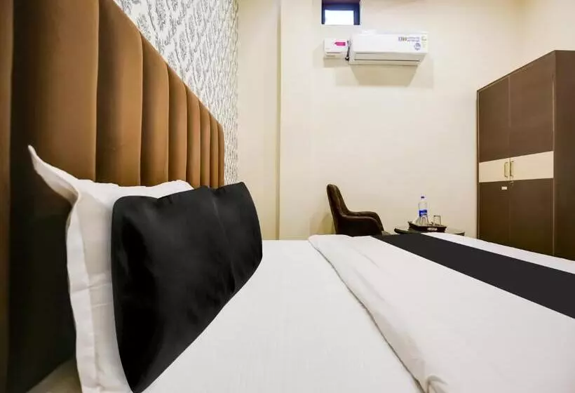 Fabhotel Royal Regency I