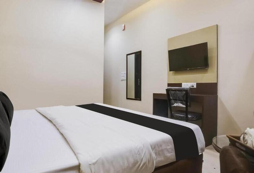 Fabhotel Royal Regency I