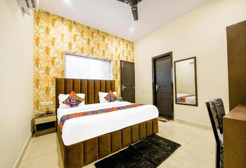 Fabhotel Royal Regency I
