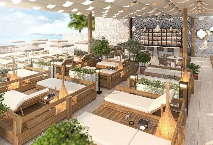 Hotelli Ruins Luxury Resort