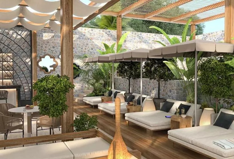 Hotelli Ruins Luxury Resort