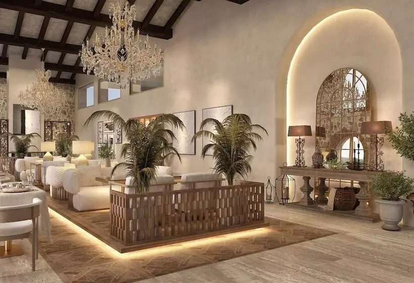 Hotelli Ruins Luxury Resort