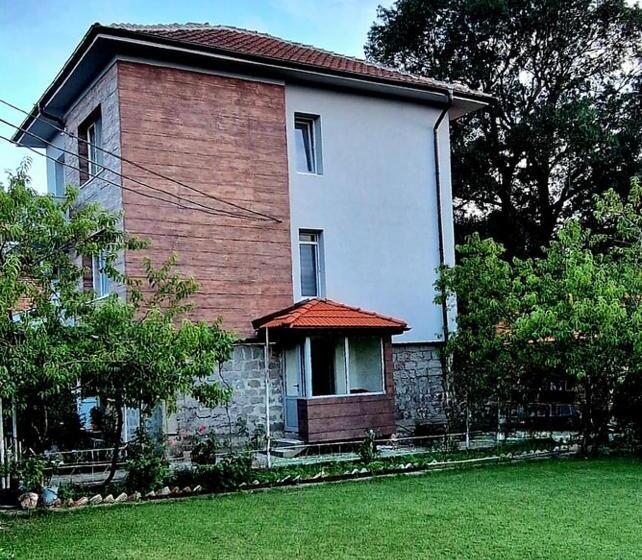 Пансион „бащината къща“ за гости