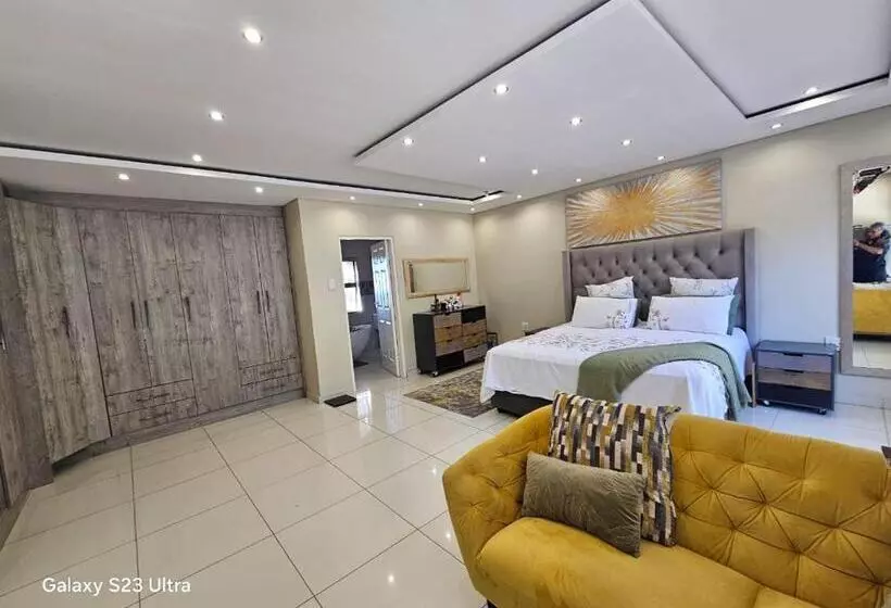 پانسیون Omosa Guest House