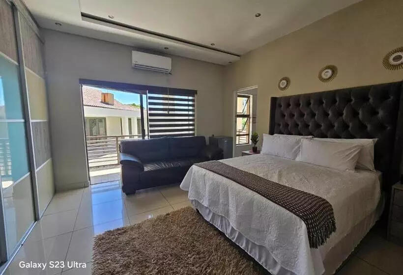 پانسیون Omosa Guest House